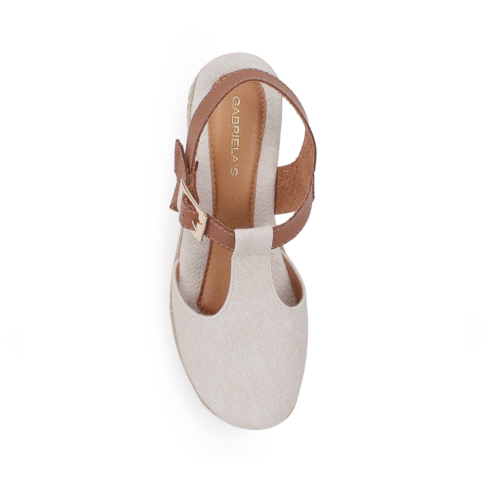 vista superior de plataformas para dama beige con café para dama con hebilla dorada plataforma baja 5cm 