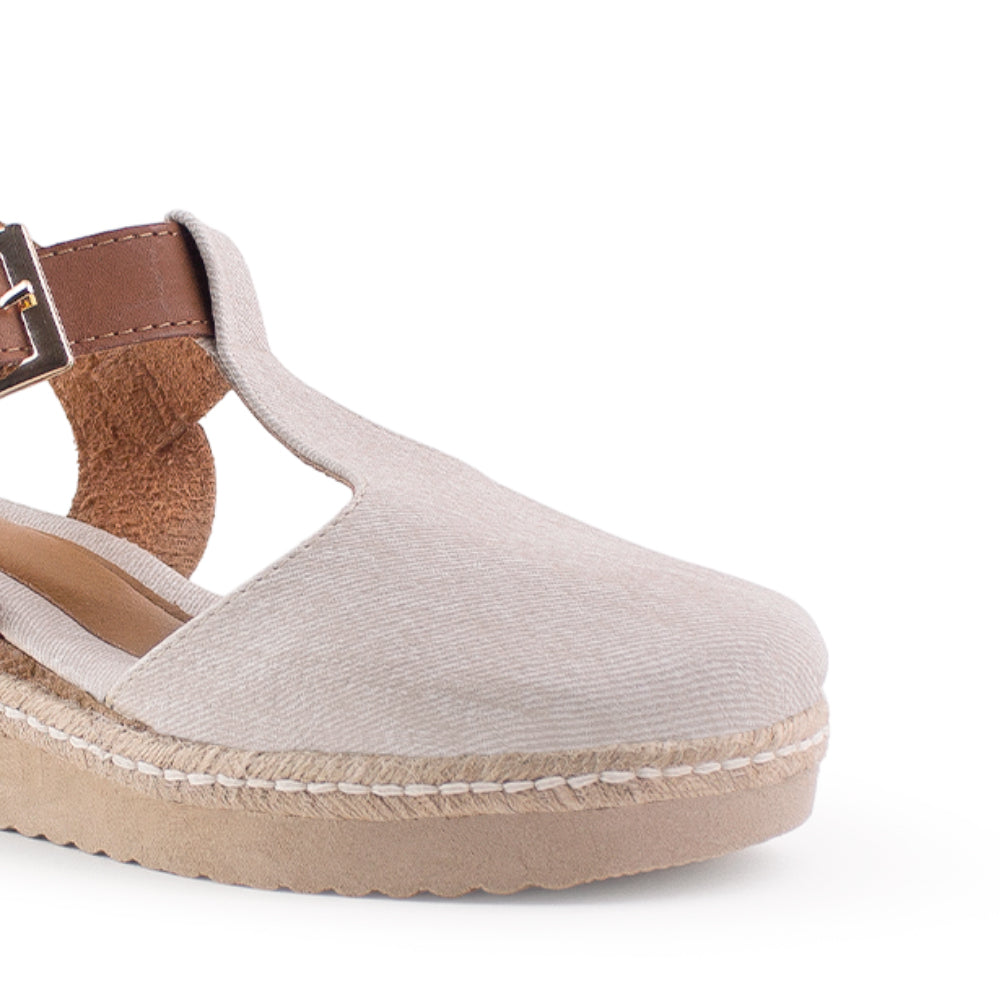 Plataformas beige con café hebilla dorada y ajuste en tobillo  | Mod.3402803