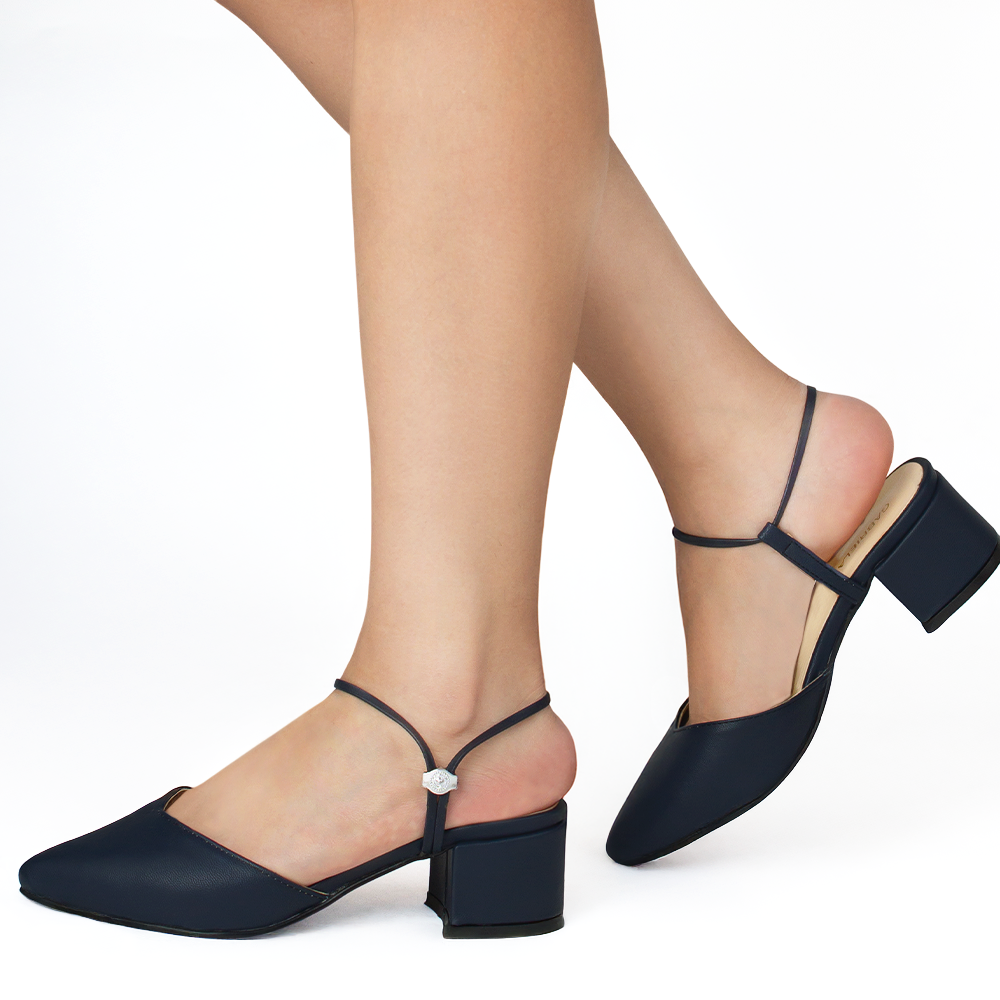 Zapatillas azul marino para mujer con punta fina correa ajustable y tacón cuadrado bajo de 5cm