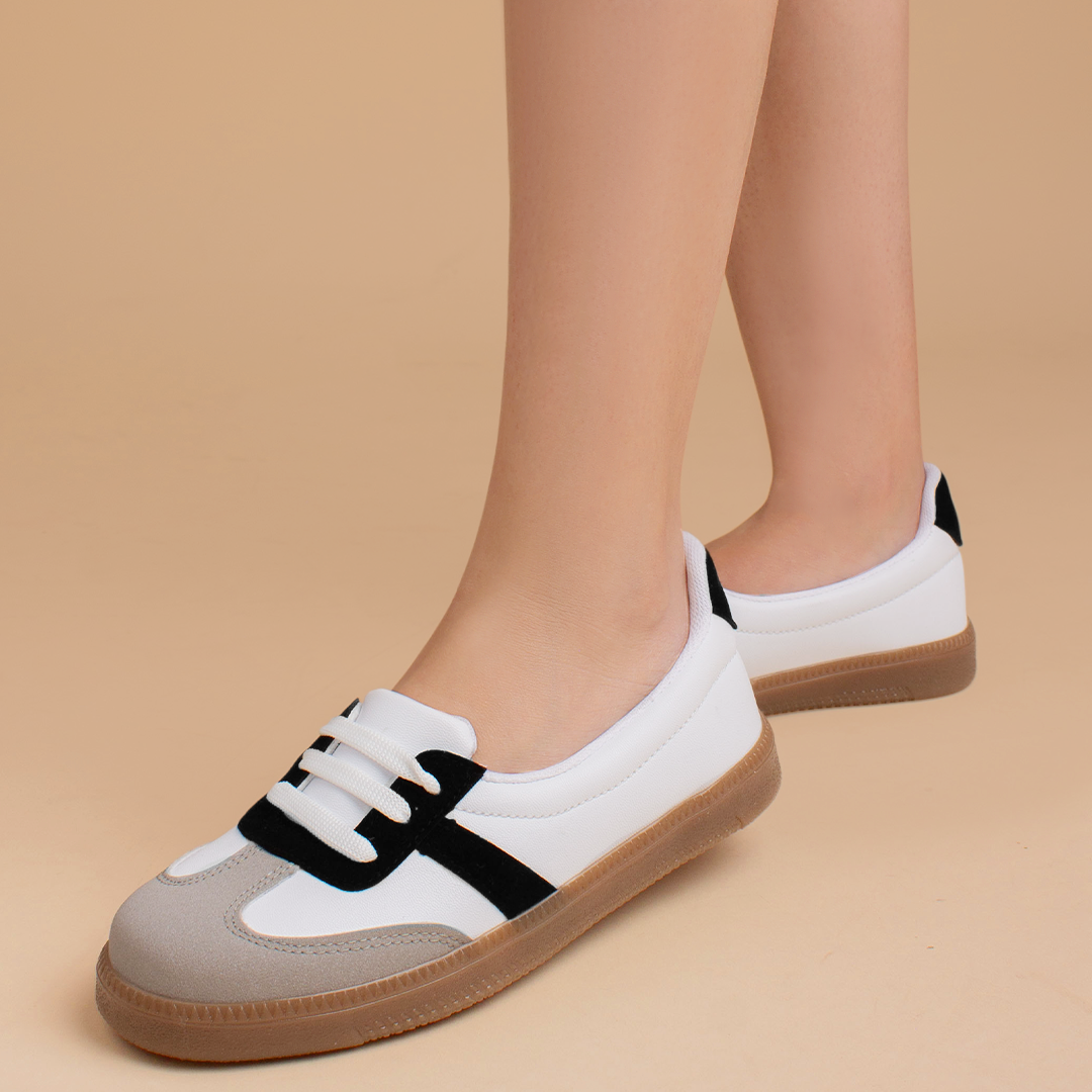 Tenis blanco con negro casuales de punta redonda con agujetas y suela baja 2cm para dama