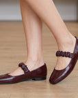Flats tipo balerinas vino para dama de piso con pulsera elástica en el empeine 