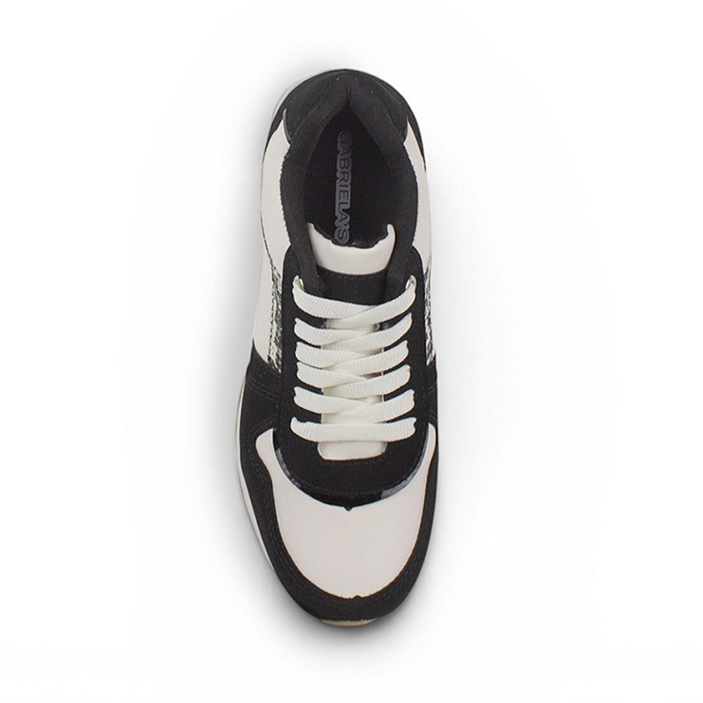 Vista superior de tenis negro con beige para mujer con agujetas y punta redonda