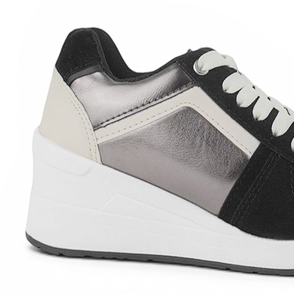 Vita trasera de plataforma baja 6cm en tenis negro con gris para mujer con agujetas 