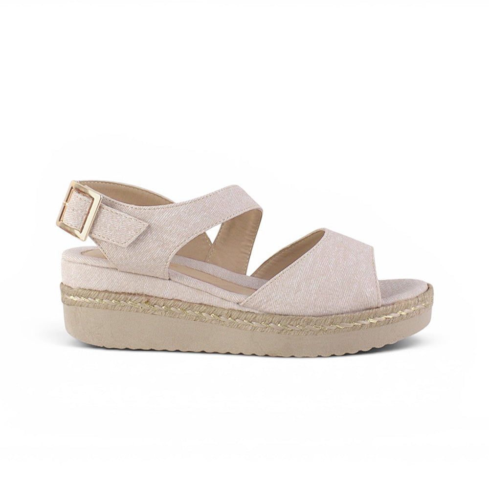 vista lateral en sandalias beige de plataforma baja 5cm con correa ajustable y punta abierta para dama 