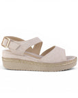 vista lateral en sandalias beige de plataforma baja 5cm con correa ajustable y punta abierta para dama 