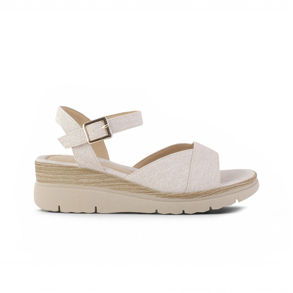 vista lateral en sandalias beige de plataforma baja 5cm con correa ajustable y punta abierta para dama 