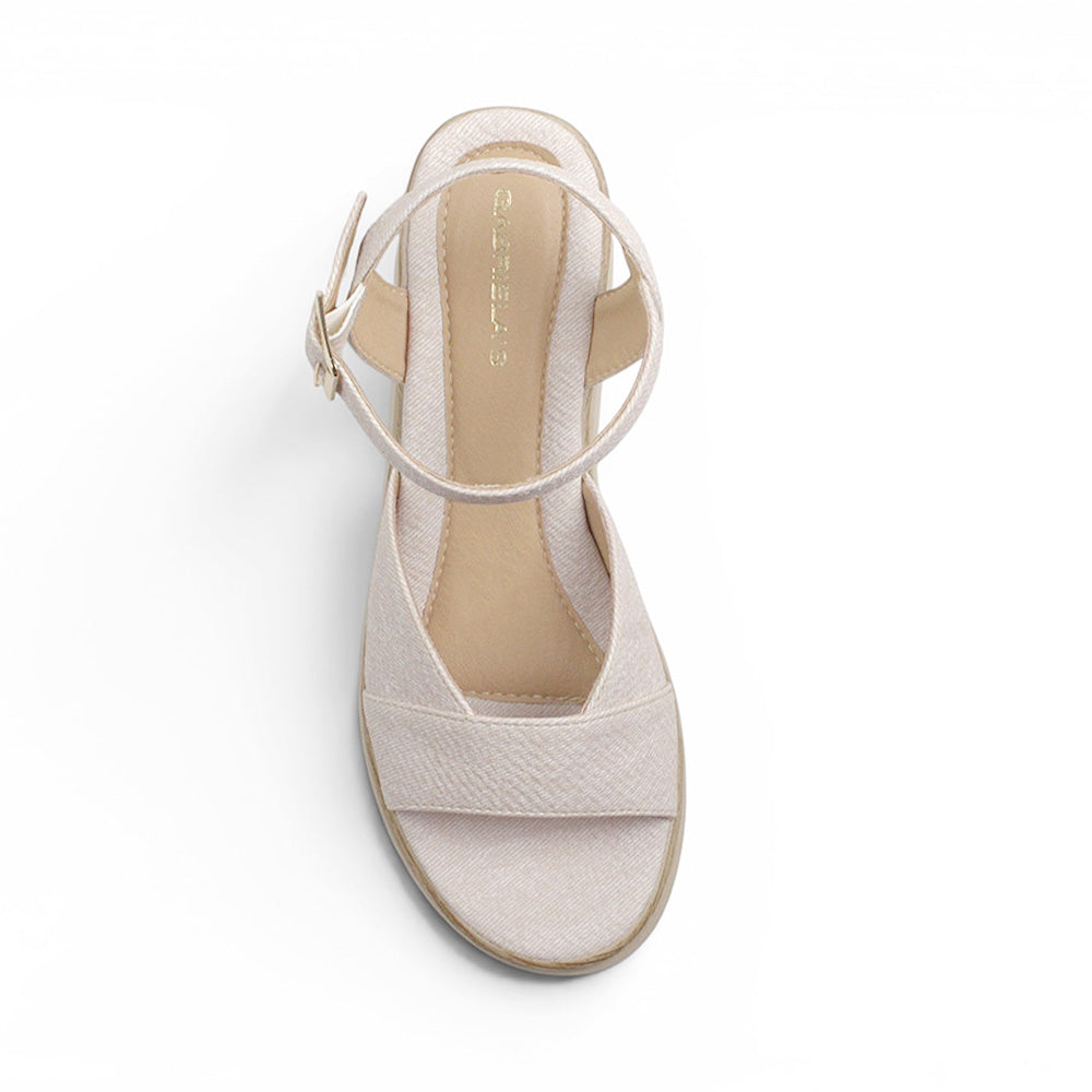 vista superior de sandalias beige punta abierta y correa ajustable con plataforma baja 5 cm
