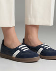 Tenis azules casuales de punta redonda con agujetas y suela baja 2cm para dama