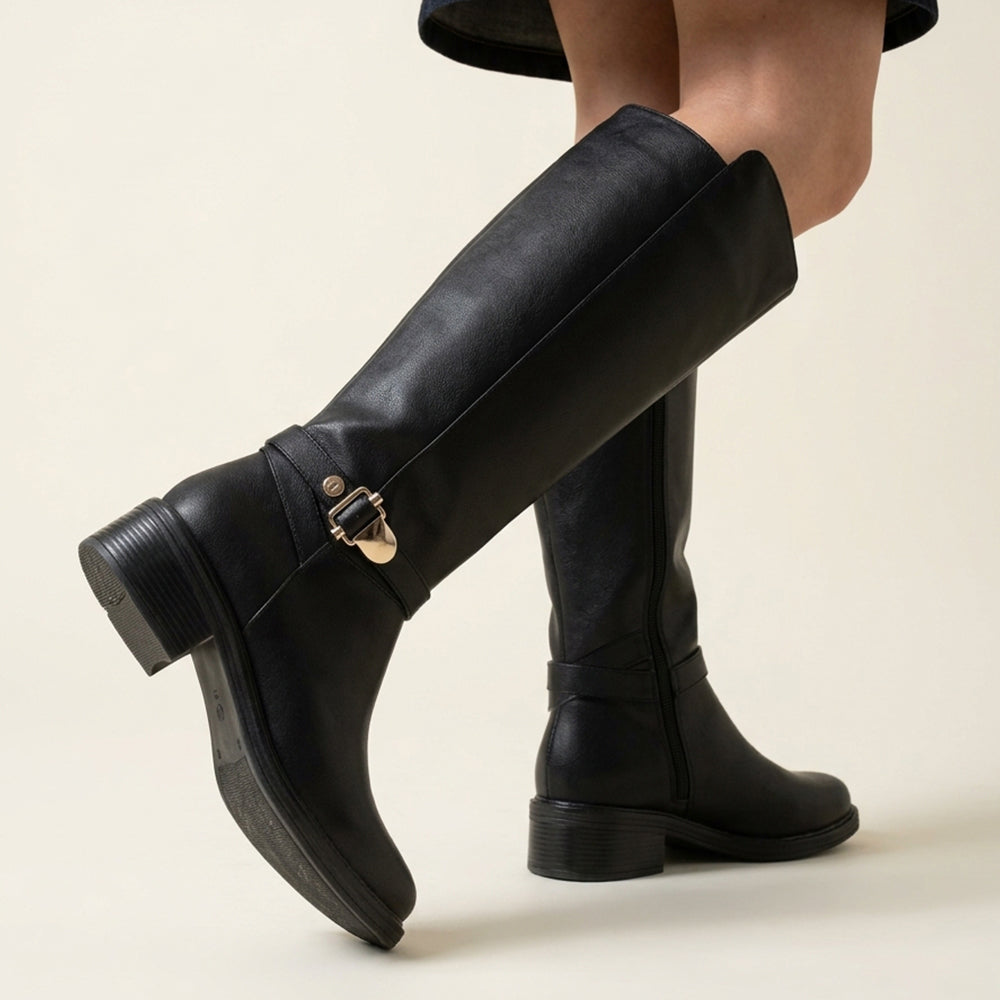 Botas negras clásicas con herrajes metálicos, cierre funcional y tacón bajo 4cm para dama 