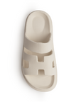 Vista superior de la sandalia beige con punta abierta plantilla confort y plataforma baja 4cm para dama 