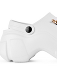 Vista trasera de la plataforma media 7cm en la sandalia blanca con pulsera ajustable y charms decorativos para dama 
