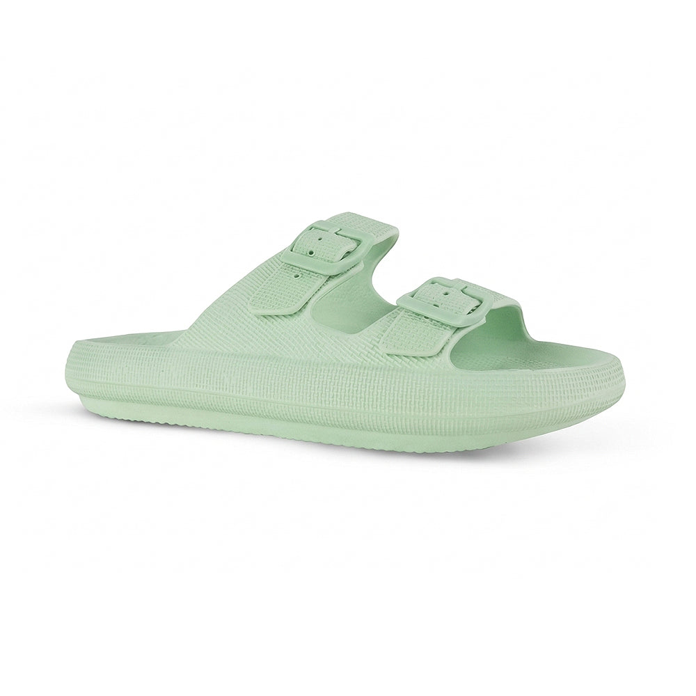 Vista diagonal en la sandalia verde para dama con plataforma baja 3cm y punta abierta 