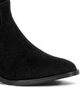 detalle del material durazno en bota negra con cremallera para dama y tacón bajo 4 cm 