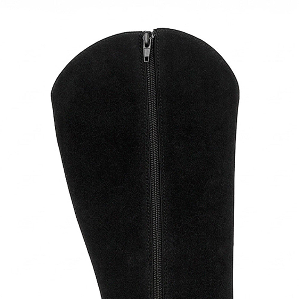 vista del detalle en cremallera de la bota negra para dama con tacón bajo 4 cm 