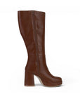 Vista superior de bota café para dama con cremallera, herraje metálico y plataforma tacón medio 9 cm
