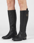 Botas negras clásicas con detalles metálicos y tacón bajo 4cm