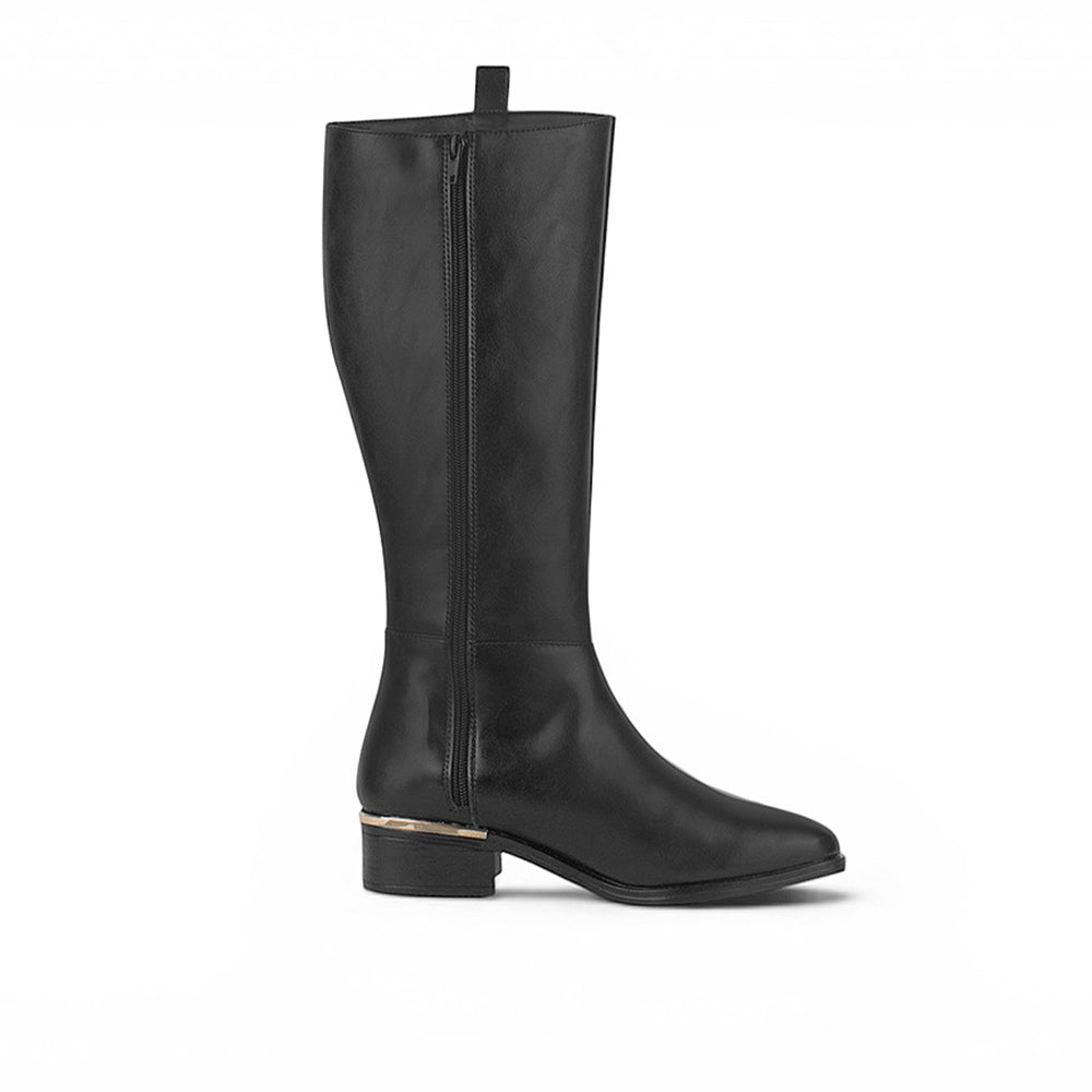 vista superior de bota negra clásica con detalles metálicos y cremallera tacón bajo 4 cm para dama 