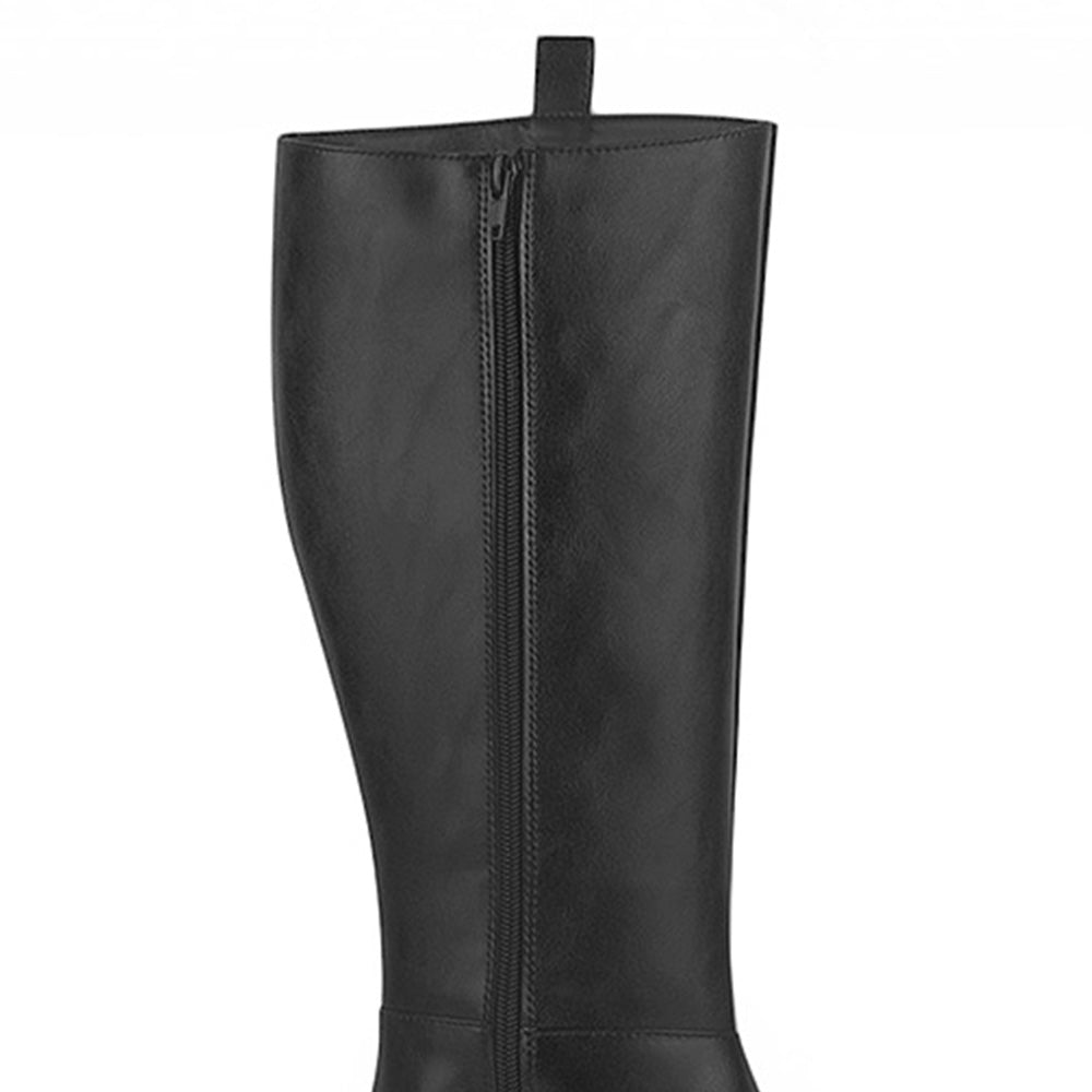 vista del detalle en cremallera de la bota negra con tacón bajo 4 cm para dama 