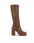 Vista superior de bota café para dama con cremallera y plataforma tacón medio 9 cm
