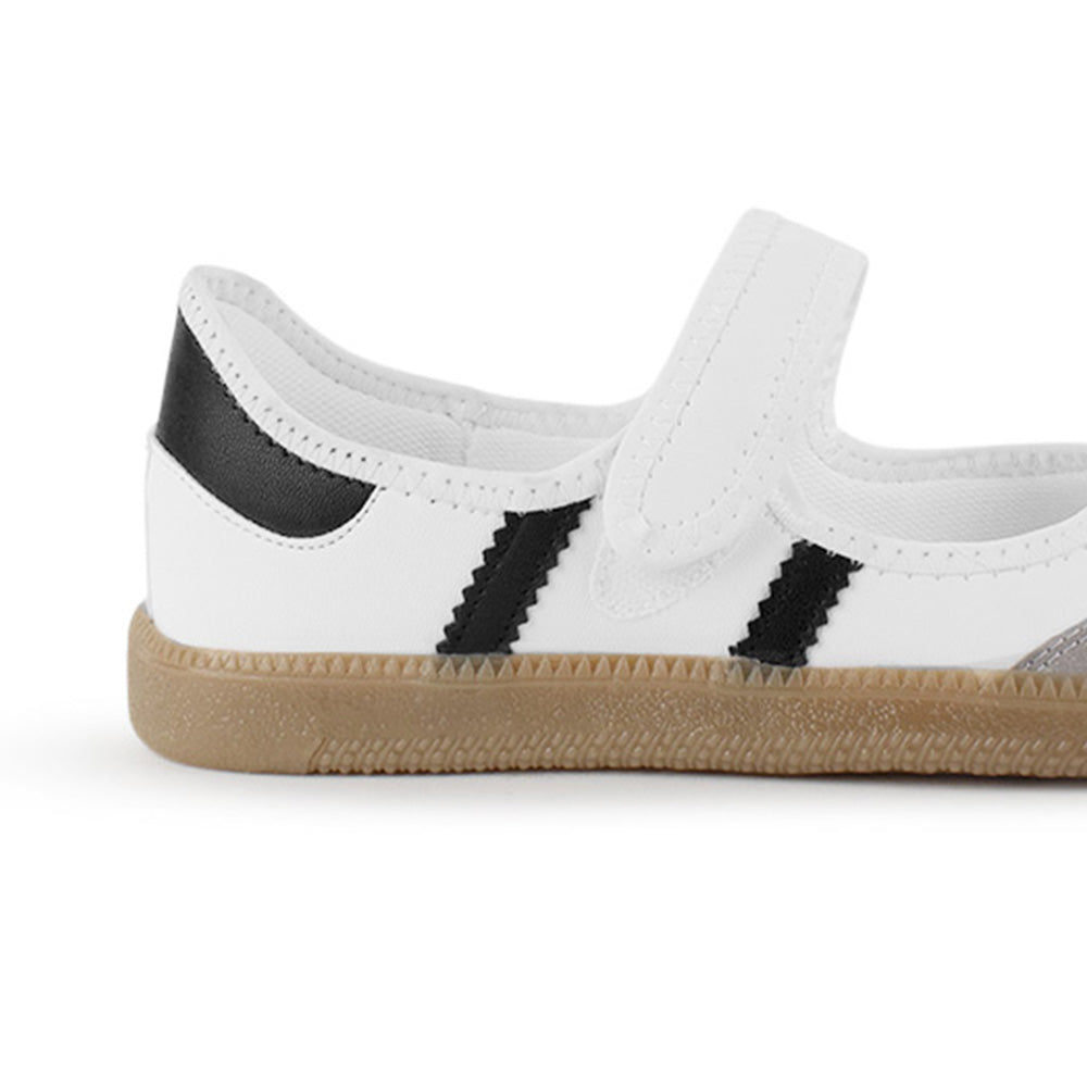 Vista trasera de la suela baja 2cm en el tenis blanco para dama y pulsera ajustable en el empeine 