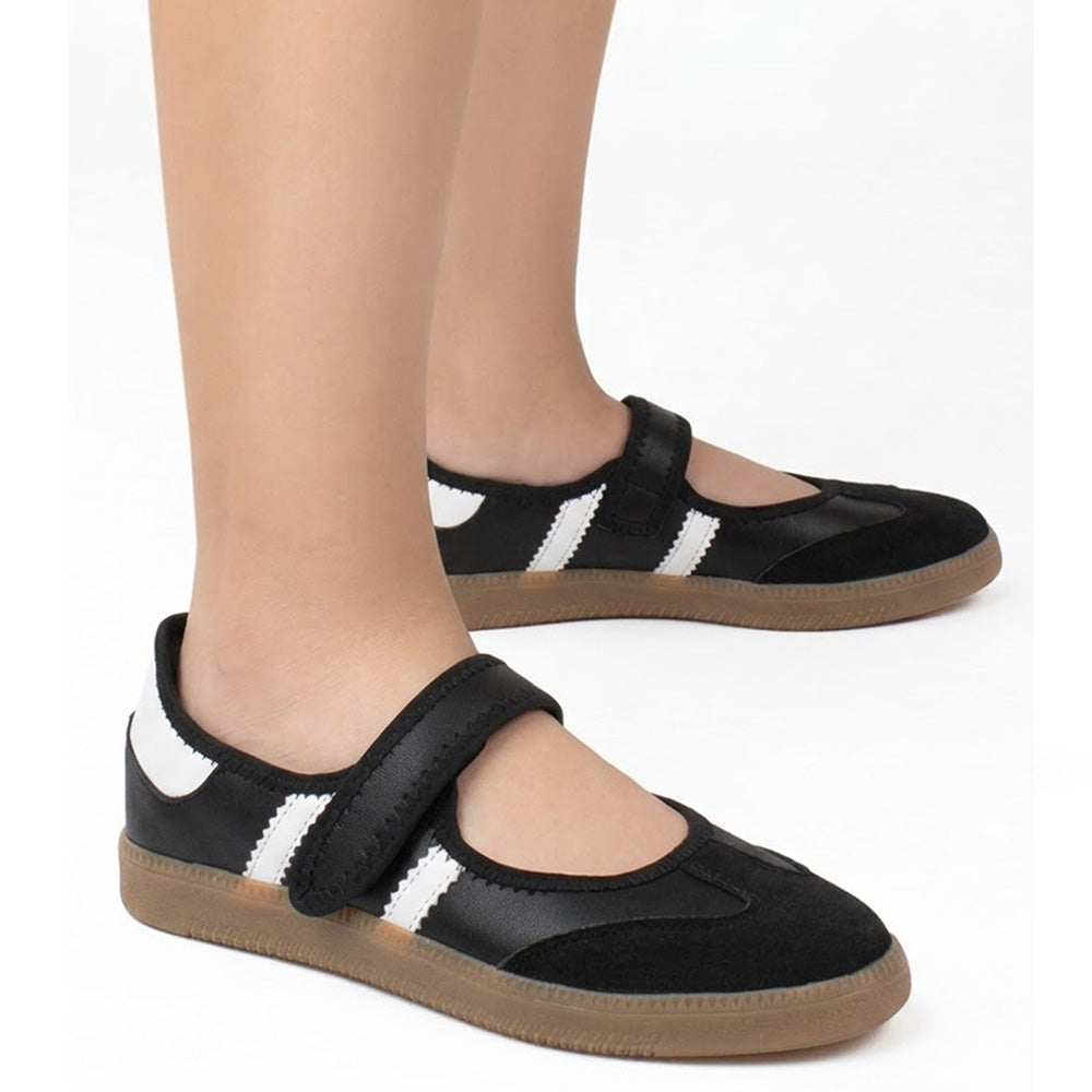 Tenis negros tipo Mary Jane para dama con pulsera ajustable en el empeine y suela baja 2cm