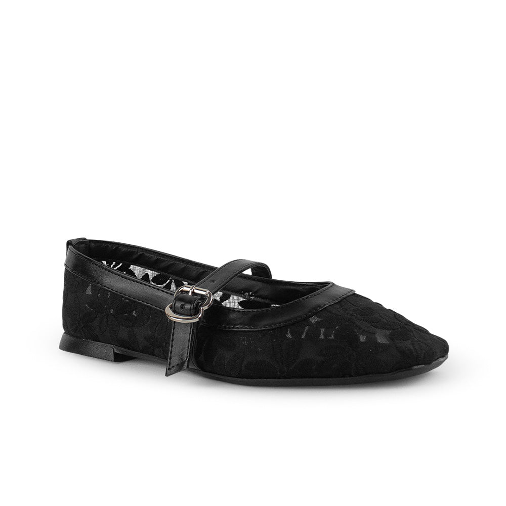 Vista diagonal de balerina negra con bordado floral para mujer de pulsera ajustable de piso 