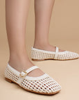 Flats tipo balerinas beige para mujer tejidas con pulsera en empeine de piso