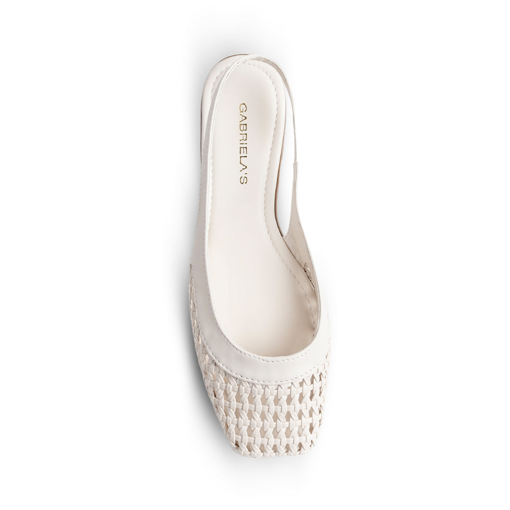 Vista superior en los flats tejidos tipo calados de color beige para dama con pulsera ajustable al talón 