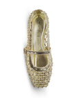 Vista superior de flats dorado tipo balerina para mujer con pulsera ajustable en empeine 