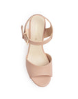 Vista superior de zapatilla maquillaje para mujer con pulsera ajustable de hebilla