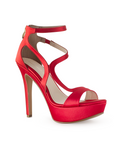 Vista diagonal de zapatilla para mujer con tiras cruzadas y tacón delgado alto de 12cm en color rojo