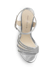 Vista superior de zapatilla plateada para mujer con tiras de pedrería pulsera ajustable al tobillo y tacón de 13cm