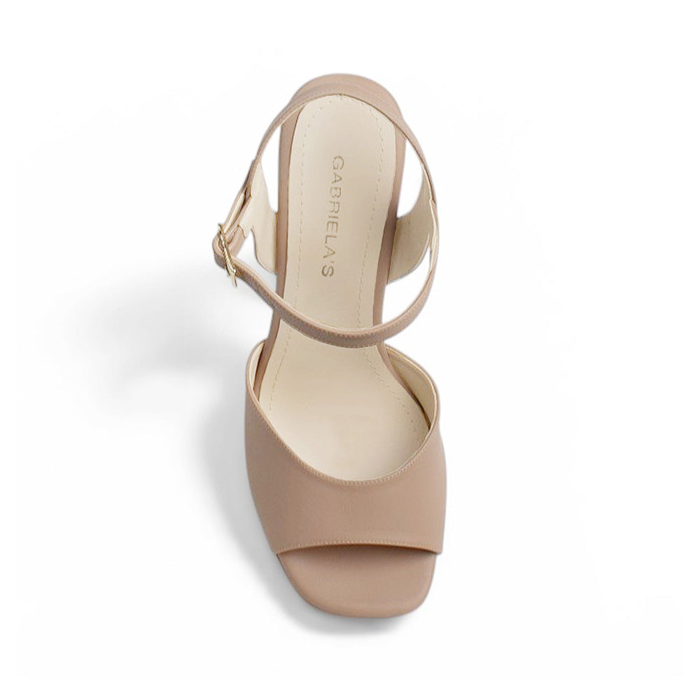 Vista superior de zapatilla para dama nude con punta abierta pulsera ajustable al tobillo y plataforma tacón alto 12cm 