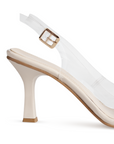Vista trasera de tacón delgado de 9cm en zapatilla beige destalonada transparente para mujer con pulsera ajustable al tobillo