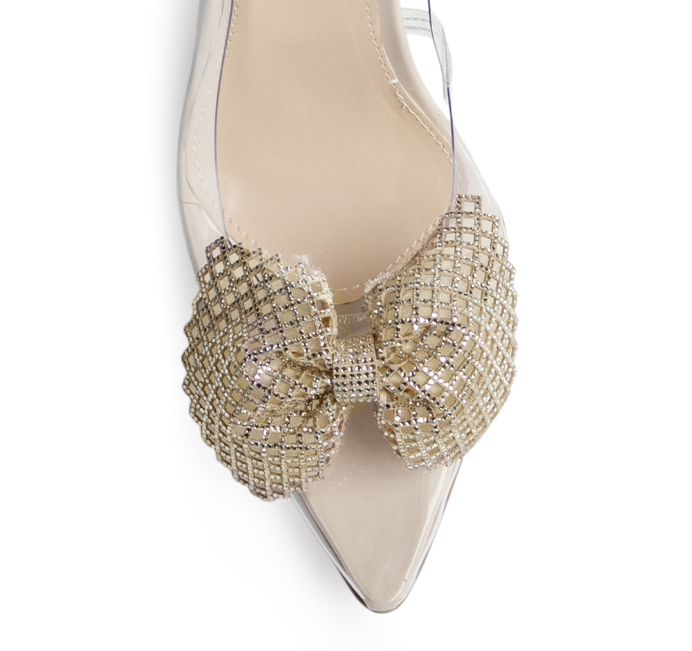 Vista de material sintético en zapatilla beige transparente destalonada para mujer con pedrería en punta fina tipo stiletto y tacón delgado de 9cm 