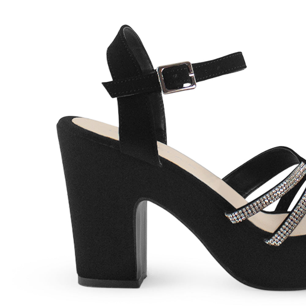 Vista trasera de tacón ancho medio de 10cm en zapatilla negra para mujer con tiras de pedrería plataforma y pulsera ajustable 