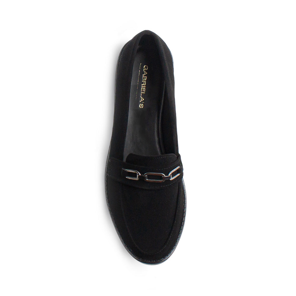Vista superior de mocasín negro de meter para mujer con herraje y punta redonda de piso 