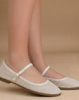 Flats tipo balerinas beige perforadas para mujer con pulsera ajustable y hebilla redonda de piso 