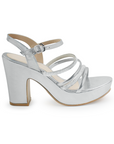 Vista lateral de zapatilla plata para mujer con tacón ancho de 10cm y tiras brillantes