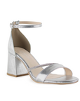 vista diagonal en zapatillas plata con detalles brillantes y pulsera al tobillo para dama de tacón medio 7cm 