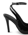 Vista trasera de tacón alto delgado de 11cm en zapatilla negra para mujer con pulsera 