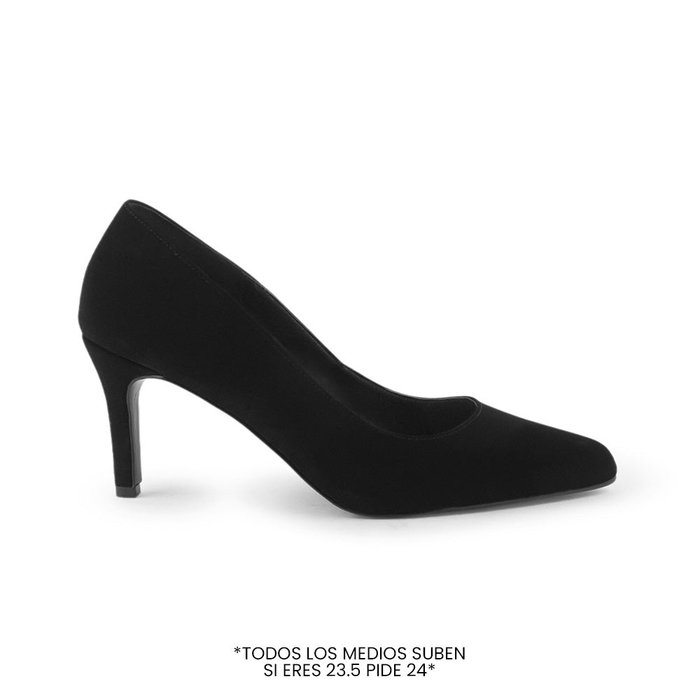 Vista lateral de zapatilla negra para mujer con punta fina y tacón delgado de 7cm