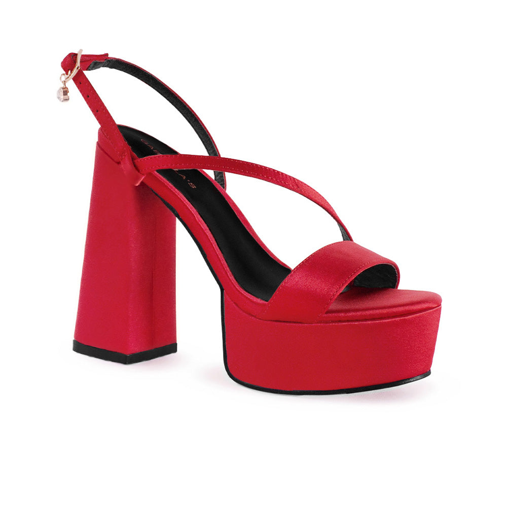 Vista diagonal de zapatilla roja para mujer con tiras delgadas cruzadas y tacón alto grueso de 14cm