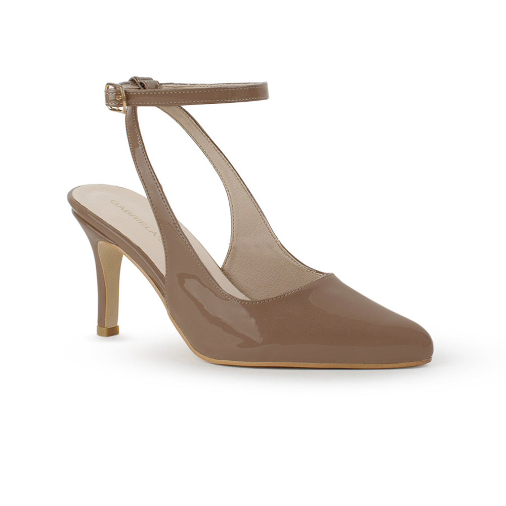 Vista lateral de zapatilla café destalonada para mujer con punta fina pulsera ajustable y tacón delgado de 9cm
