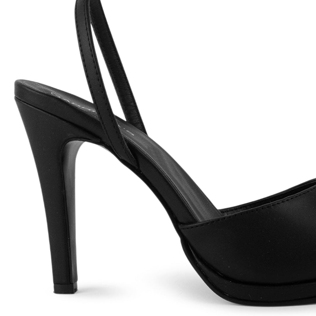 Vista trasera del tacón alto 11 cm en zapatilla negra con pulsera ajustable y plataforma para dama 