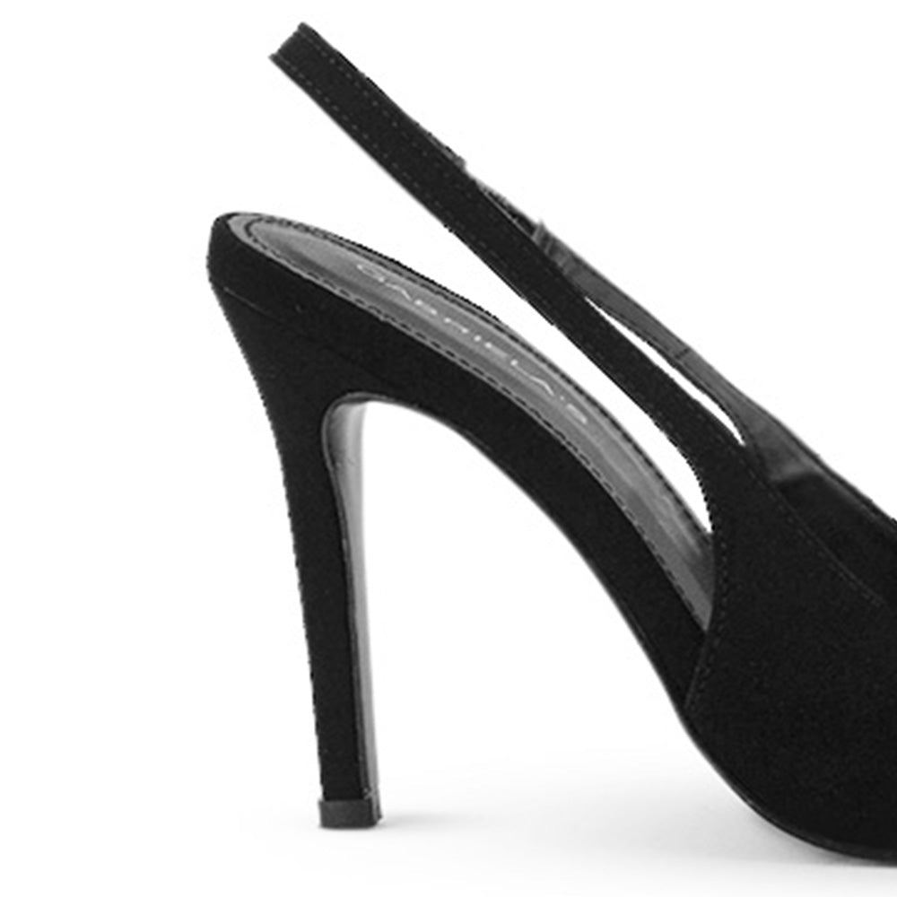 vista trasera del tacón alto 11 cm en las zapatillas negras para dama destalonadas con ajuste elástico 