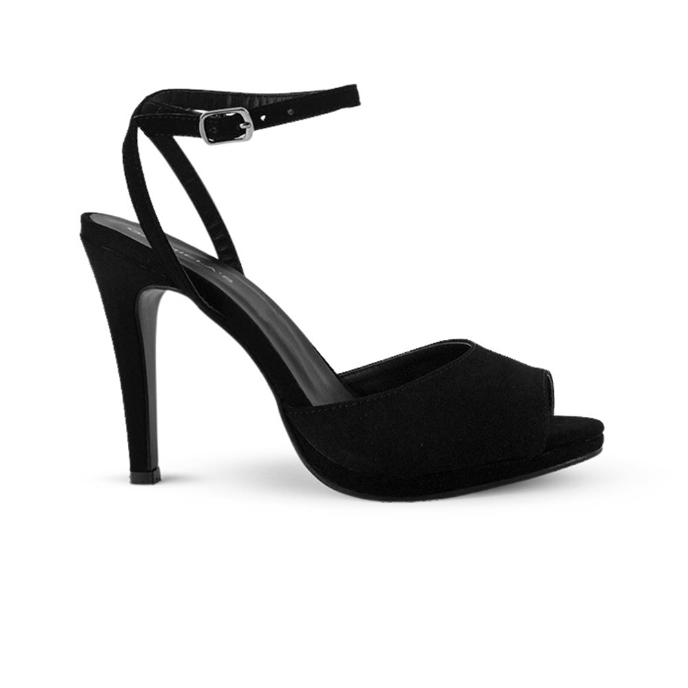 Vista lateral de zapatilla negra de plataforma punta abierta y pulsera ajustable para dama con su tacón alto 11 cm 