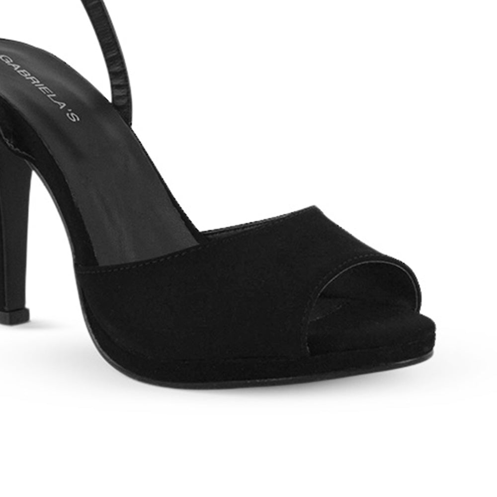 Detalle del material buck en zapatilla negra con punta abierta, plataforma y tacón alto 11cm para dama