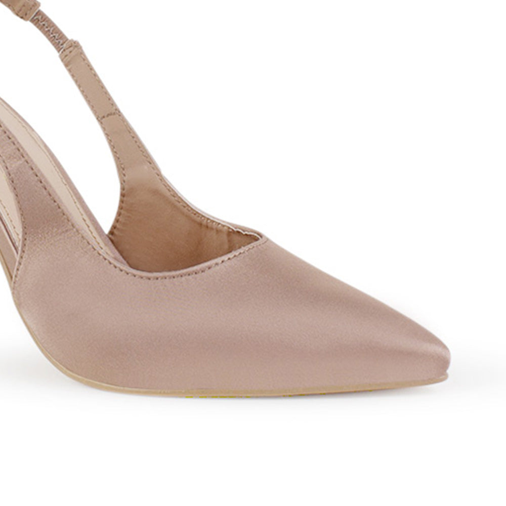 detalle del material shantung en las zapatillas nude para dama destalonadas con ajuste elástico y tacón alto 11 cm