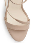 Vista a detalle de tiras cruzadas en zapatillas nude para mujer de tacón delgado 11cm 